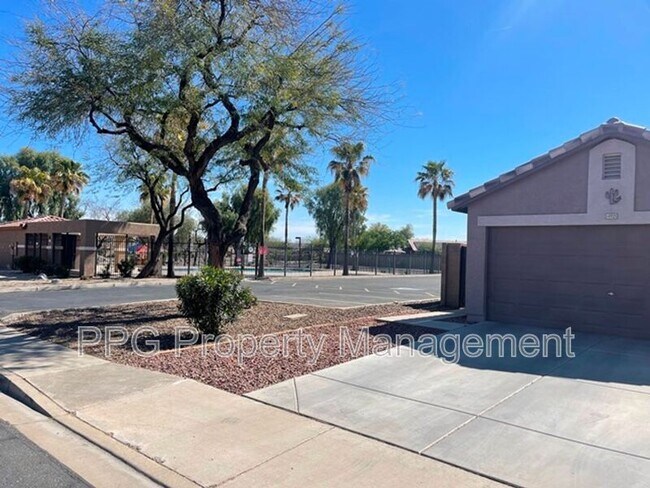 14925 W Port Au Prince Ln photo 2