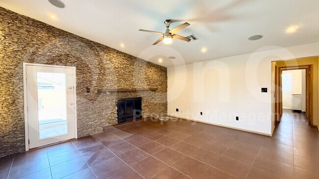 3907 S Farmer Ave Tempe, AZ 85282 photo 5