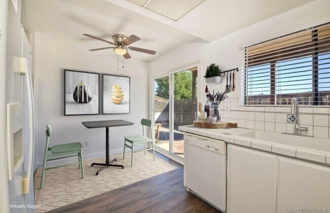625 S Fig St Escondido, CA 92025 photo 2