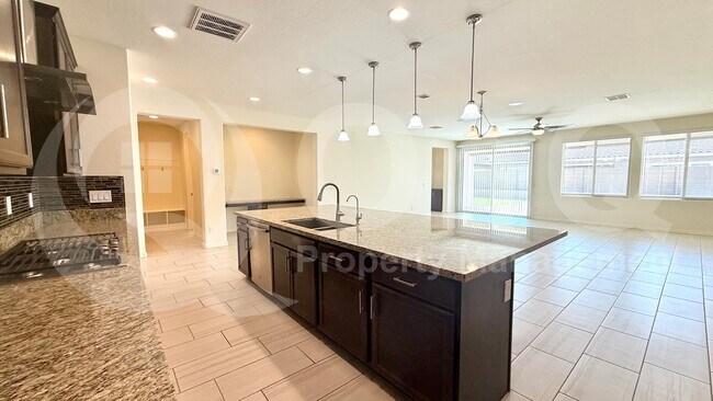 9673 W Cashman Dr Peoria, AZ 85383 photo 4