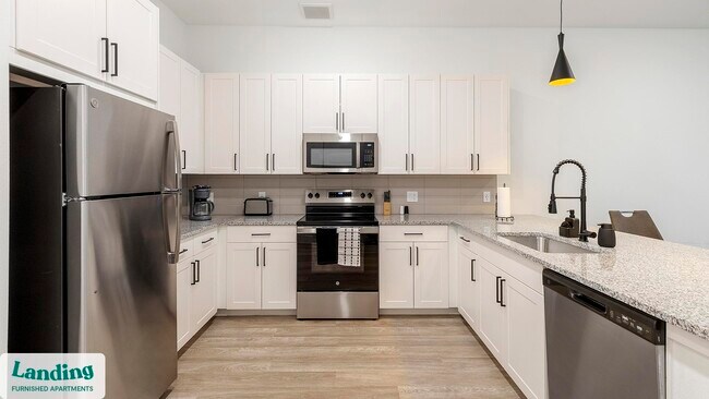 650 E Sycamore St Denton, TX 76205 photo 5
