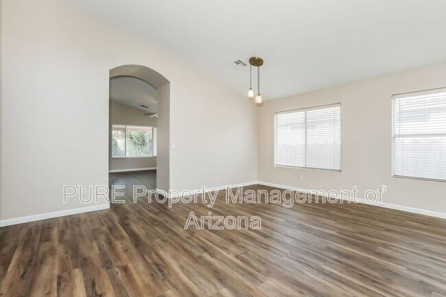 624 W Douglas Ave Gilbert, AZ 85233 photo 3