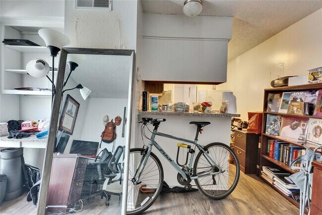 University Quarters Apartments photo 5
