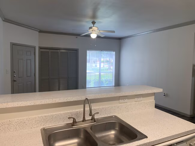 Lakeline Apartments photo 2