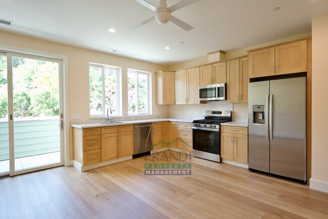 10 E Crescent Dr San Rafael, CA 94901 photo 4