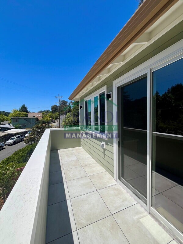 10 E Crescent Dr San Rafael, CA 94901 photo 5
