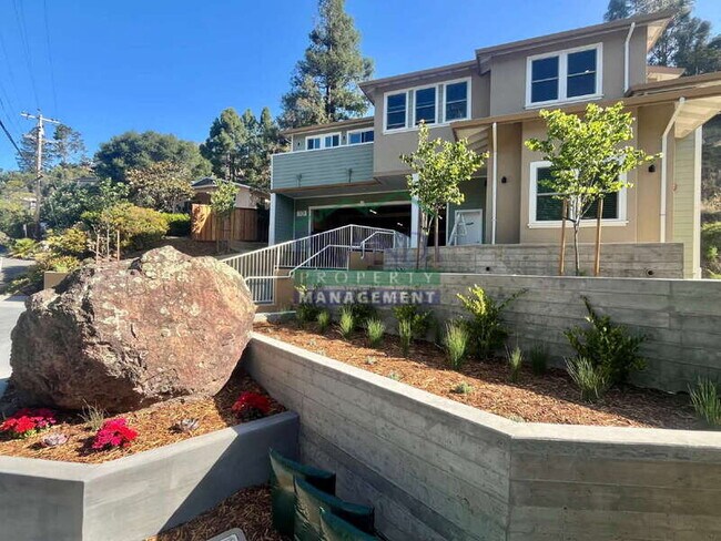 10 E Crescent Dr San Rafael, CA 94901 photo 2
