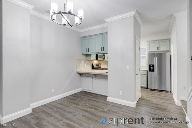 2-Bedroom Martinez Townhome Near The Village Oaks Shopping Plaza photo 2