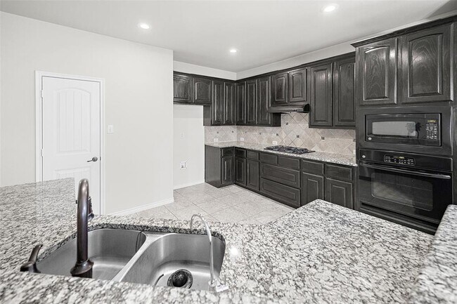 10005 Petrified Tree Lane, Mckinney, TX 75072 photo 3