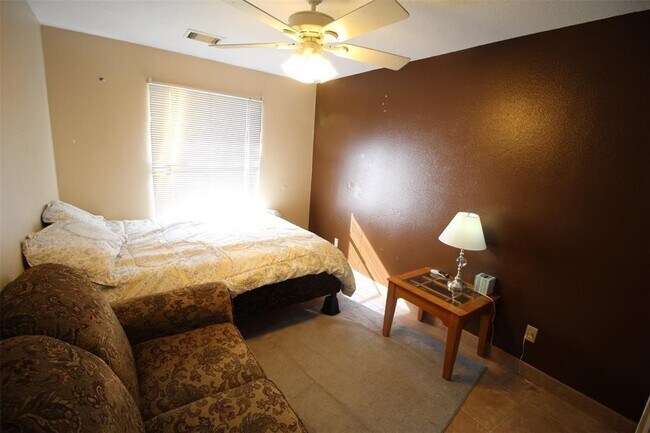 10834 Cayman Mist Drive, Houston, TX 77075 photo 4