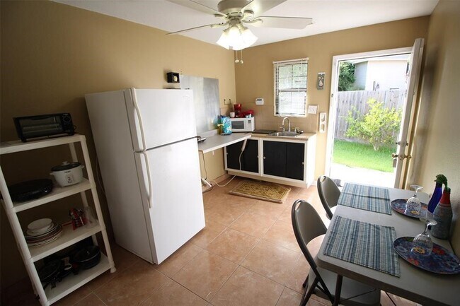 10834 Cayman Mist Drive, Houston, TX 77075 photo 3