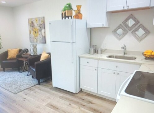 *Beautiful 1 Bedroom, SENIOR living facility photo 5