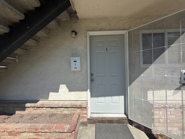 1568 Hollenbeck Ave Sunnyvale, CA 94087 photo 2
