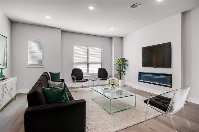 909 Heights Wy Plano, TX 75075 photo 4