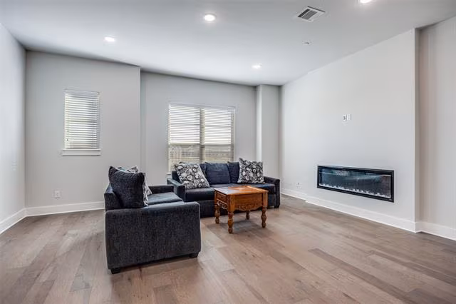 909 Heights Wy Plano, TX 75075 photo 5