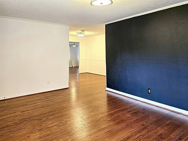 4414 Gardendale Drive, Houston, TX 77092 photo 5