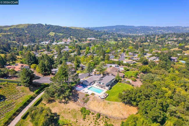 1933 Joseph Dr Moraga, CA 94556 photo 2