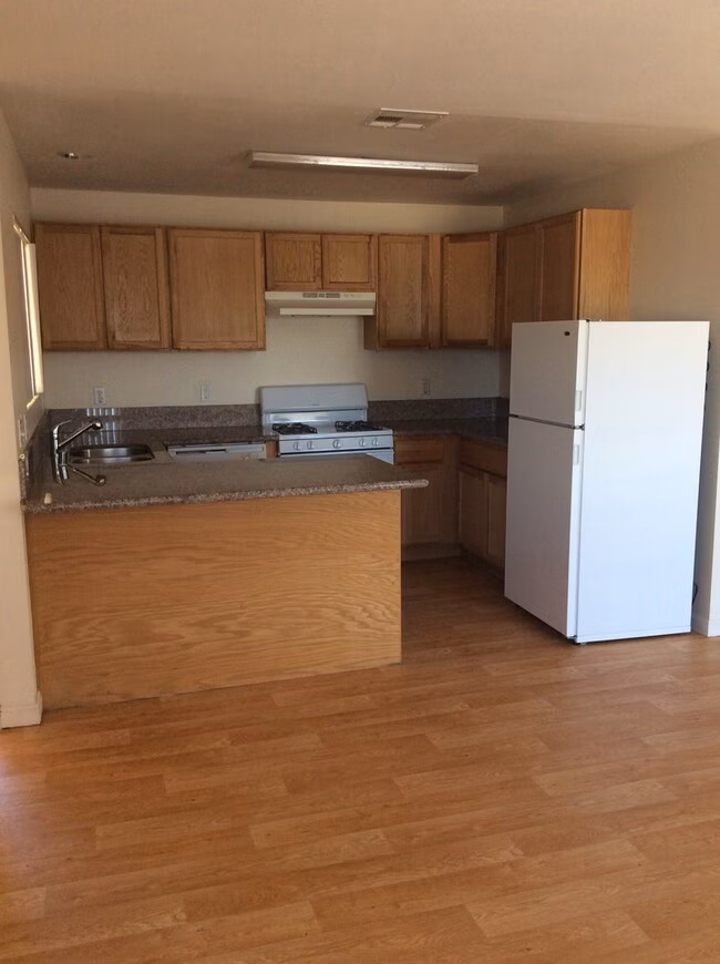 1150 13th St Imperial Beach, CA 91932 photo 2