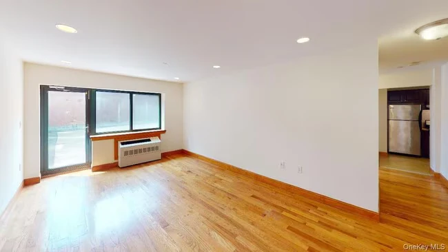84-14 143rd St Queens, NY 11435 photo 4