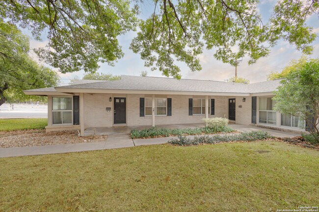103 Oakhurst Pl San Antonio, TX 78209 photo 4