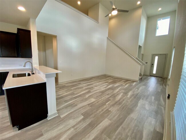 10210 Criswell Rd Austin, TX 78754 photo 5