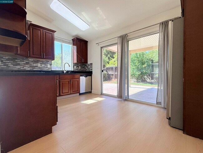 1746 Highland Cir Fairfield, CA 94534 photo 4