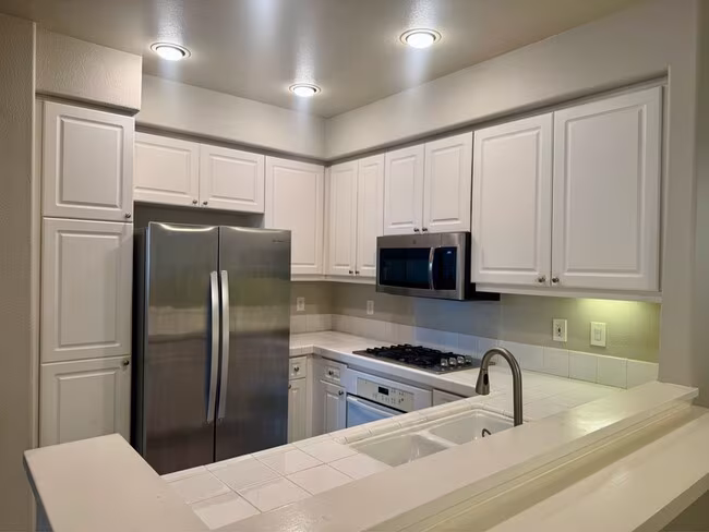 10766 Sabre Hill Dr San Diego, CA 92128 photo 2