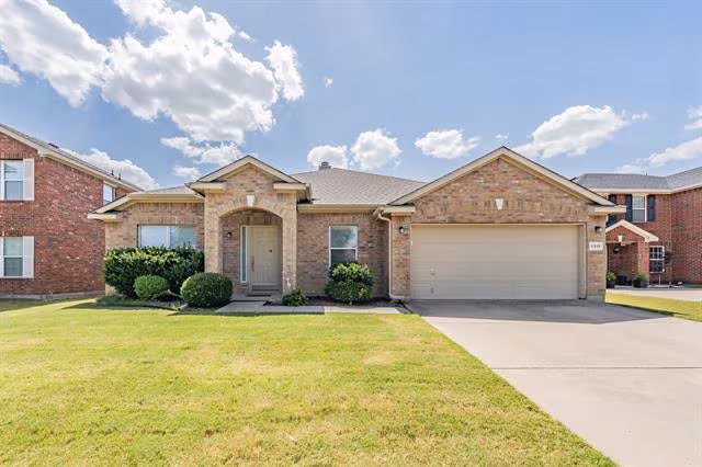 5319 Duval Drive, Grand Prairie, TX 75052 photo 3