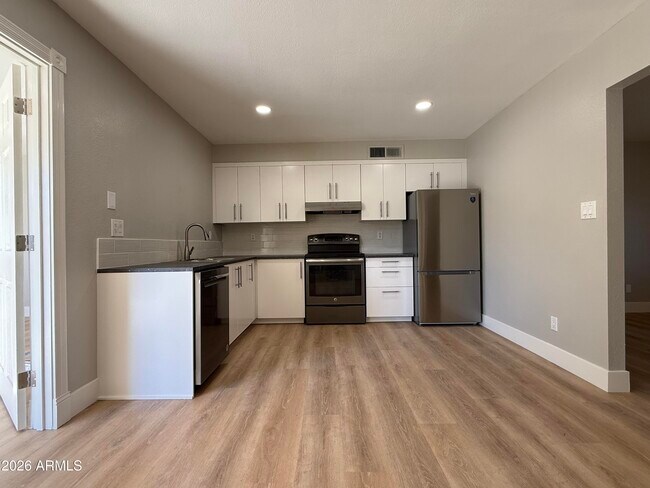 2340 E Isabella Ave Mesa, AZ 85204 photo 2