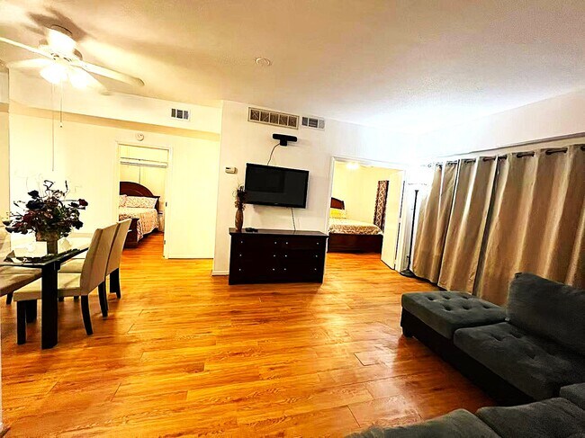2207 South Braeswood Boulevard, Houston, TX 77030 photo 5