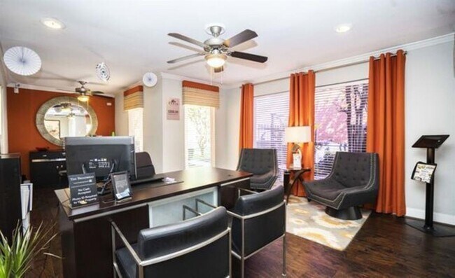 2801 Broadmead Dr Houston, TX 77025 photo 4