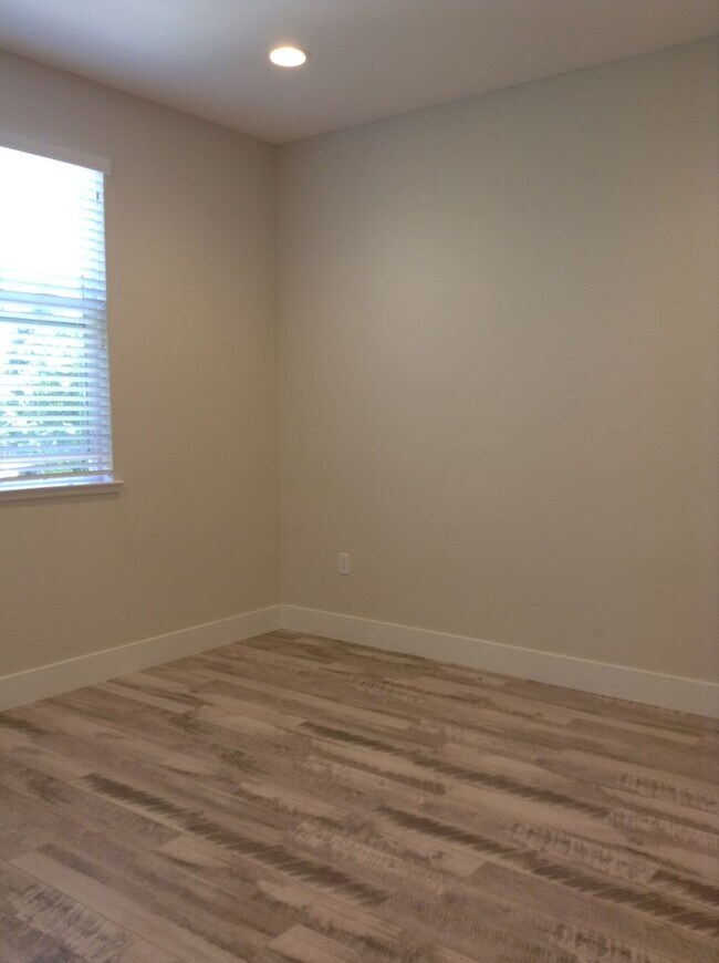 413 Wayland Lp Livermore, CA 94550 photo 3
