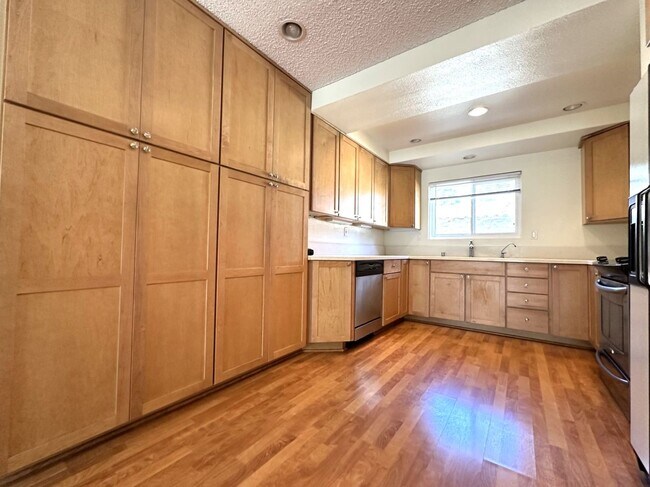 6059 Rancho Mission Rd San Diego, CA 92108 photo 2