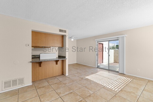 1452 N 54th Ln Phoenix, AZ 85043 photo 3
