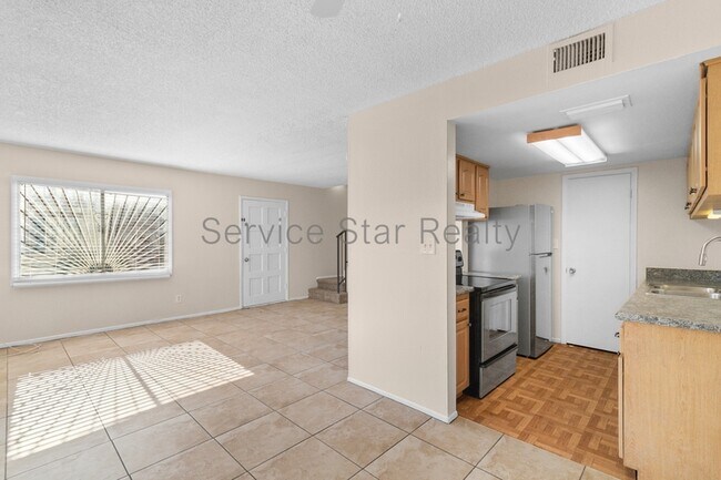 1452 N 54th Ln Phoenix, AZ 85043 photo 5