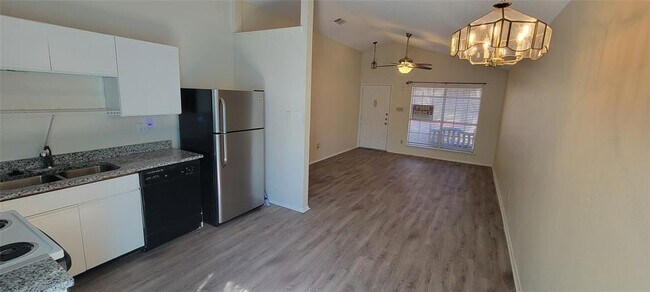 1015 E Yager Ln Austin, TX 78753 photo 5