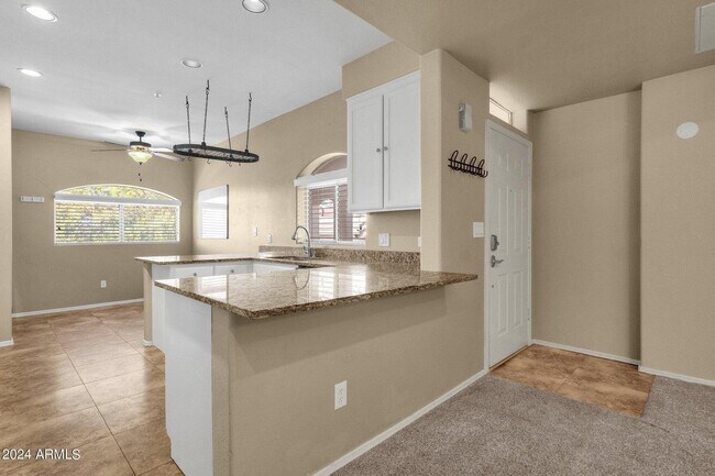 8653 E Royal Palm Rd Scottsdale, AZ 85258 photo 4