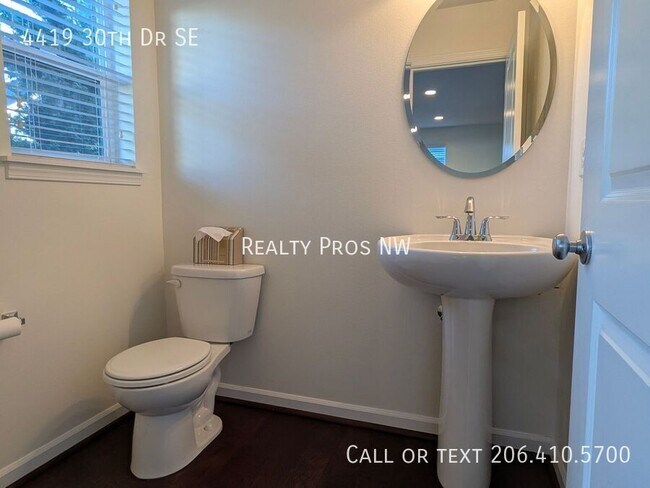 4419 30th Dr SE Everett, WA 98203 photo 5
