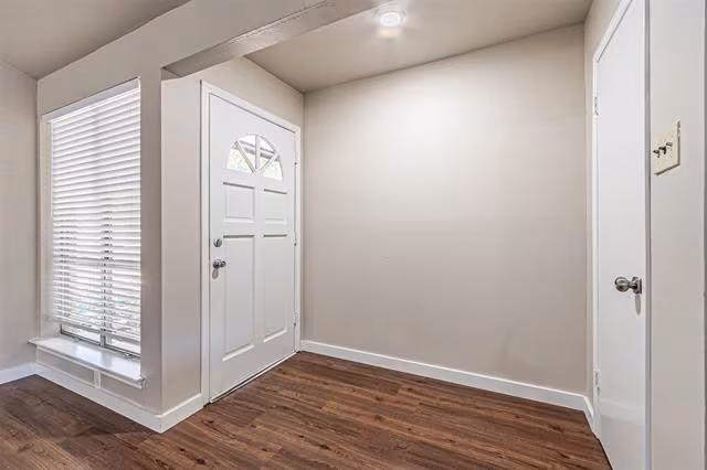 1018 McCallum Dr Garland, TX 75042 photo 5