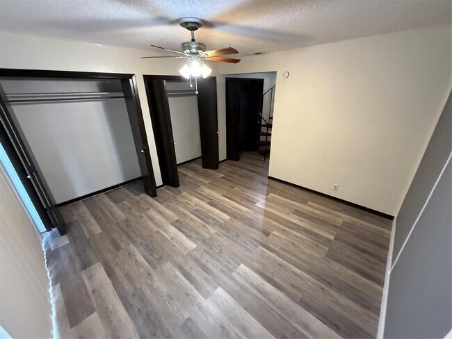 2408 Longview St Austin, TX 78705 photo 3