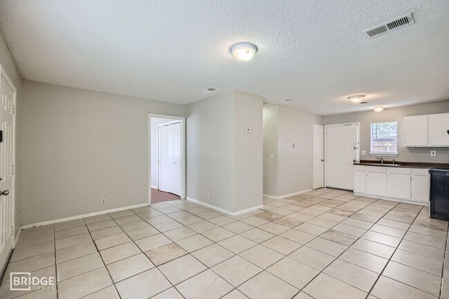 1102 Jefferson St McKinney, TX 75069 photo 4
