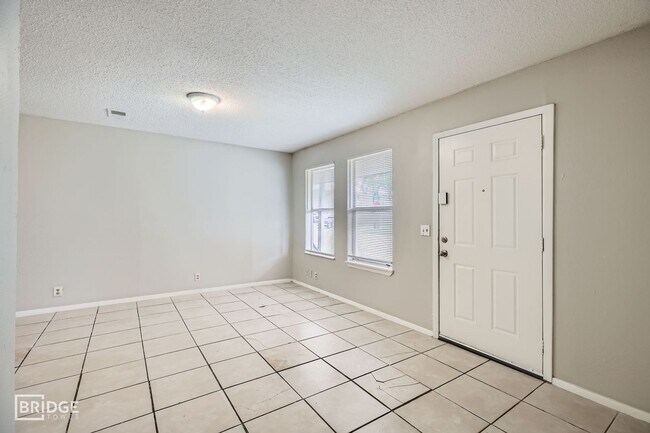 1102 Jefferson St McKinney, TX 75069 photo 3