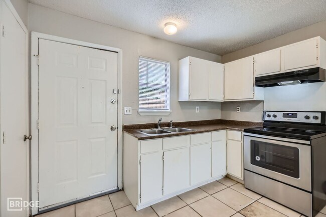 1102 Jefferson St McKinney, TX 75069 photo 5