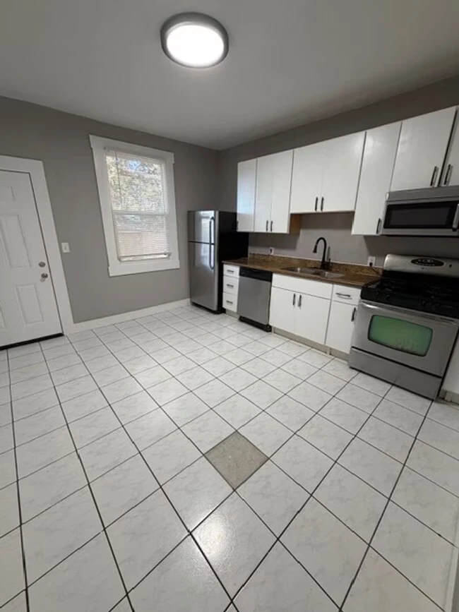 1668-1670 12th St Oakland, CA 94607 photo 3