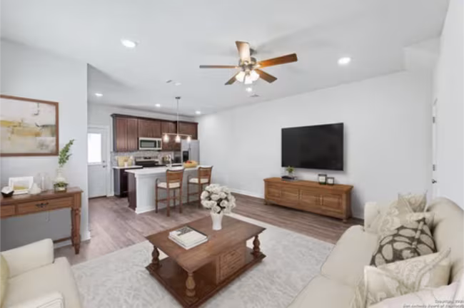 810 S Walters St San Antonio, TX 78203 photo 4