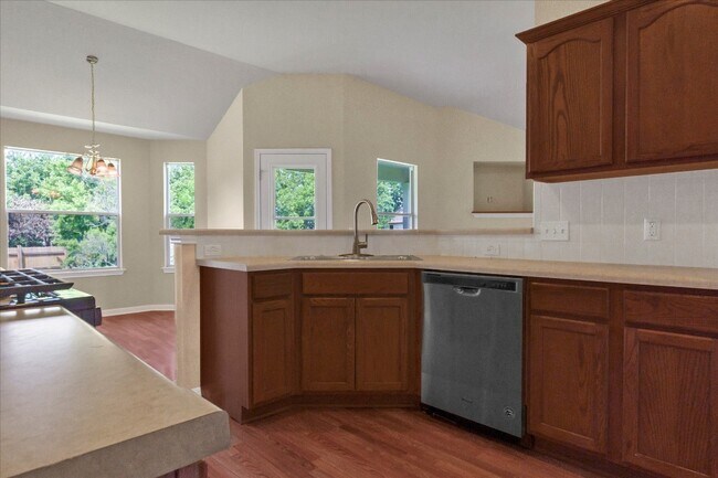 5600 Netleaf Rd Austin, TX 78724 photo 5