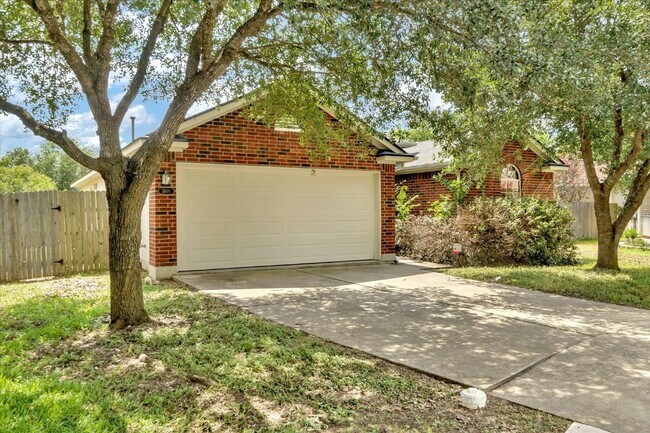 5600 Netleaf Rd Austin, TX 78724 photo 2