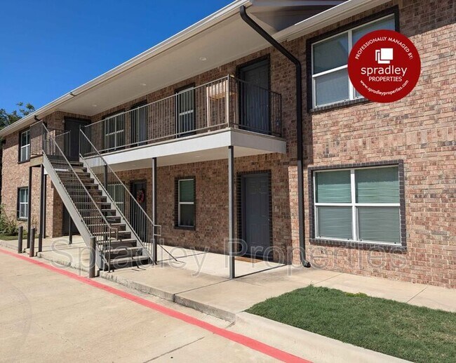 255 E 5th Ave Belton, TX 76513 photo 2