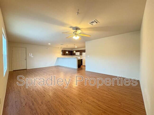 255 E 5th Ave Belton, TX 76513 photo 4