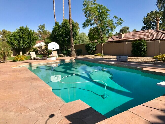 185 E Cercado Ln Litchfield Park, AZ 85340 photo 4